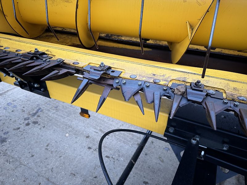 New Holland 41ft Varifeed Header